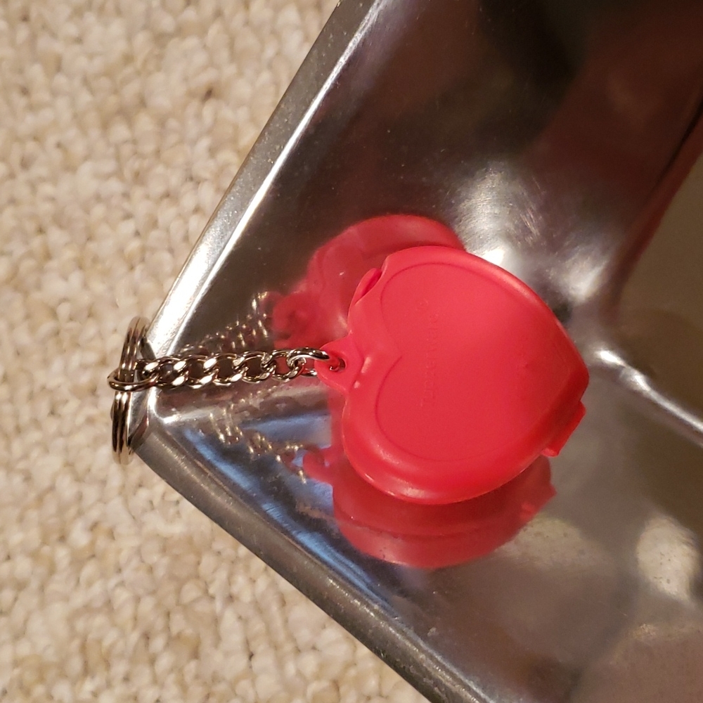 Tupperware - Heart key chain, New